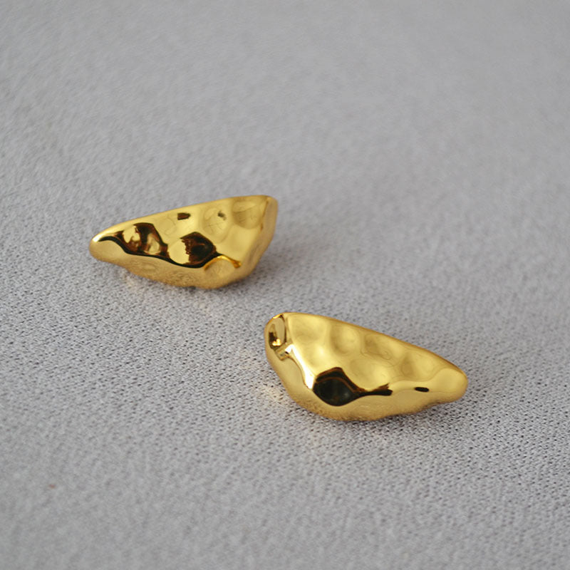 Beautiful Gold Earring with Unique Style