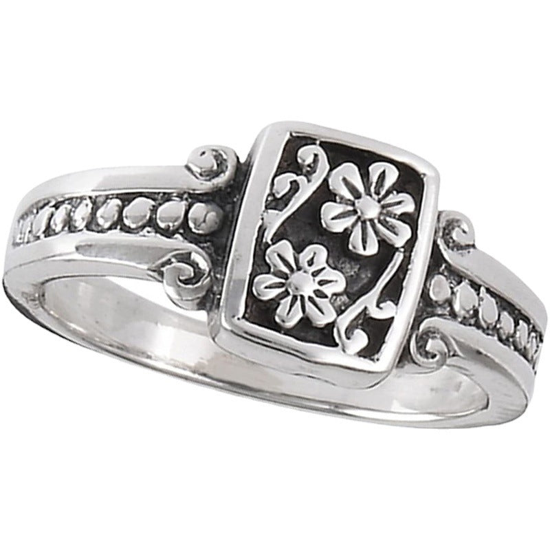 Stunning Silver Ring for Daily Wear