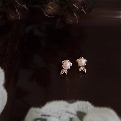 Charming Pearl Earring for Any Occasion