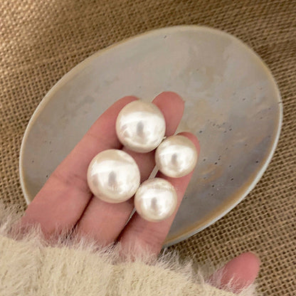 Beautiful Pearl Earring with Unique Style