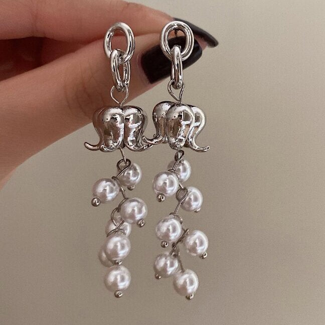 Classic Pearl Earring with Timeless Appeal