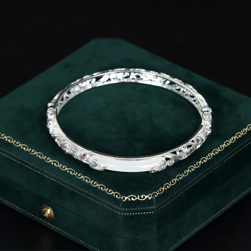 Charming Gold Bracelet for Any Occasion