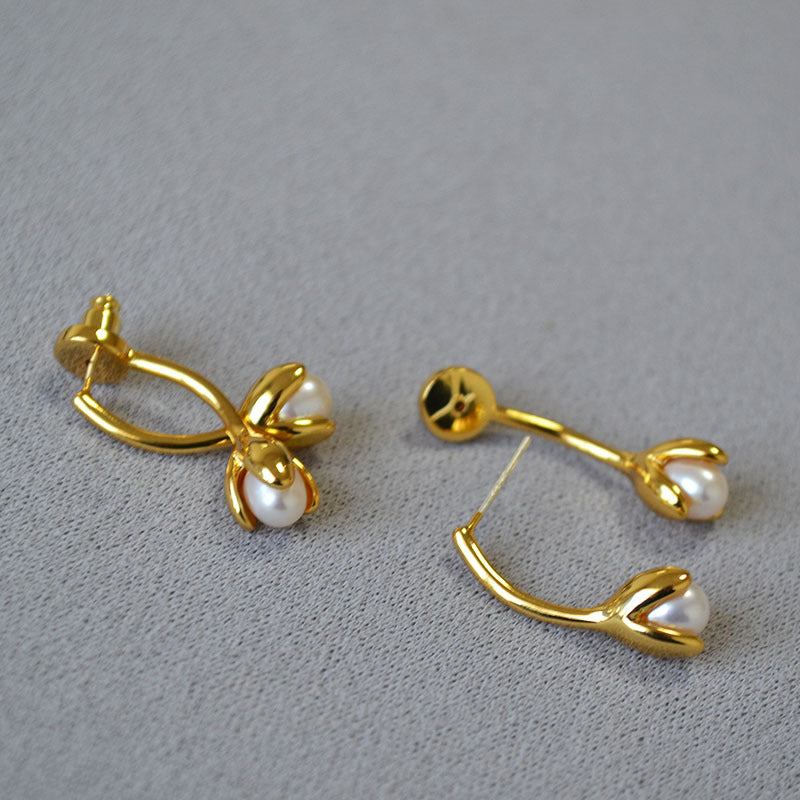 Charming Pearl Earring for Any Occasion
