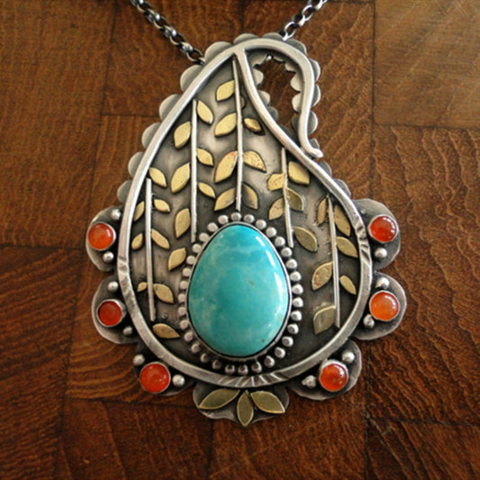 Classic Pendant with Timeless Appeal
