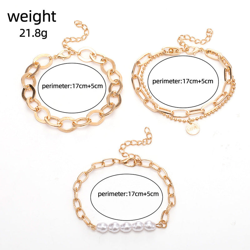 Classic Gold Bracelet with Timeless Appeal