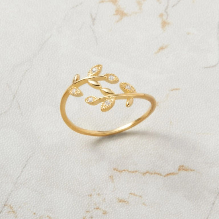 Romantic Gold Ring for Special Moments
