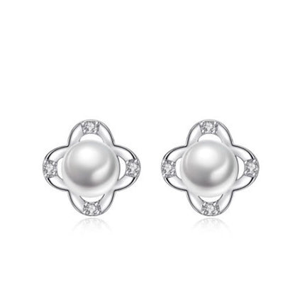 Beautiful Pearl Earring with Unique Style