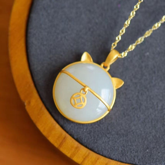 Classic Silver Necklace with Timeless Appeal