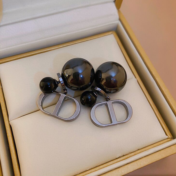 Delicate Artisan Pearl Earring