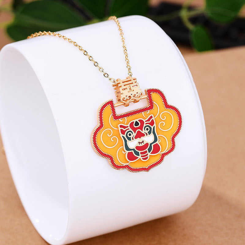 Beautiful Gold Necklace with Unique Style