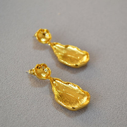 Beautiful Gold Earring with Unique Style
