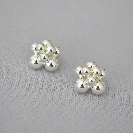 Beautiful Gold Earring with Unique Style