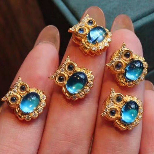 Beautiful Gold Necklace with Unique Style