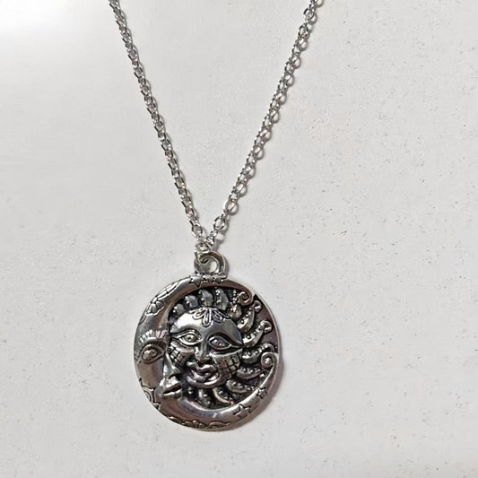 Stunning Necklace for Daily Wear