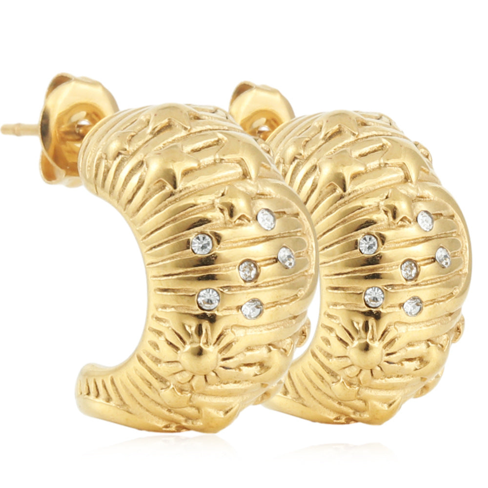 Romantic Gold Earring for Special Moments