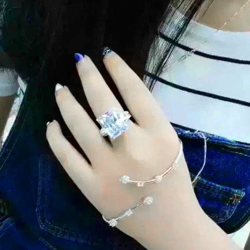 Romantic Bracelet for Special Moments