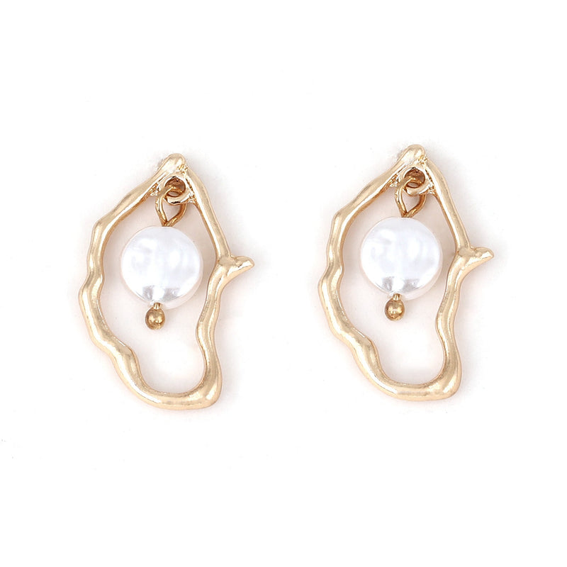 Beautiful Pearl Earring with Unique Style