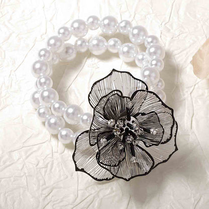 Classic Pearl Pendant with Timeless Appeal