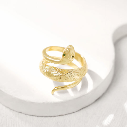 Romantic Gold Ring for Special Moments