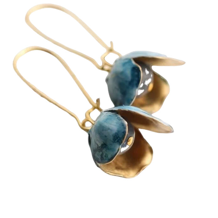 Beautiful Gold Piece with Unique Style