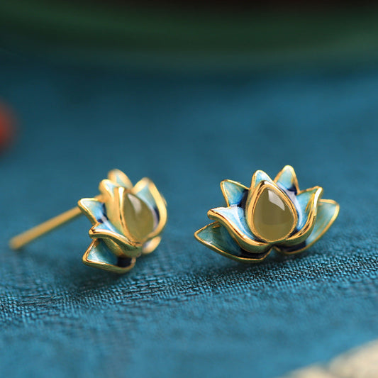 Romantic Silver Earring for Special Moments