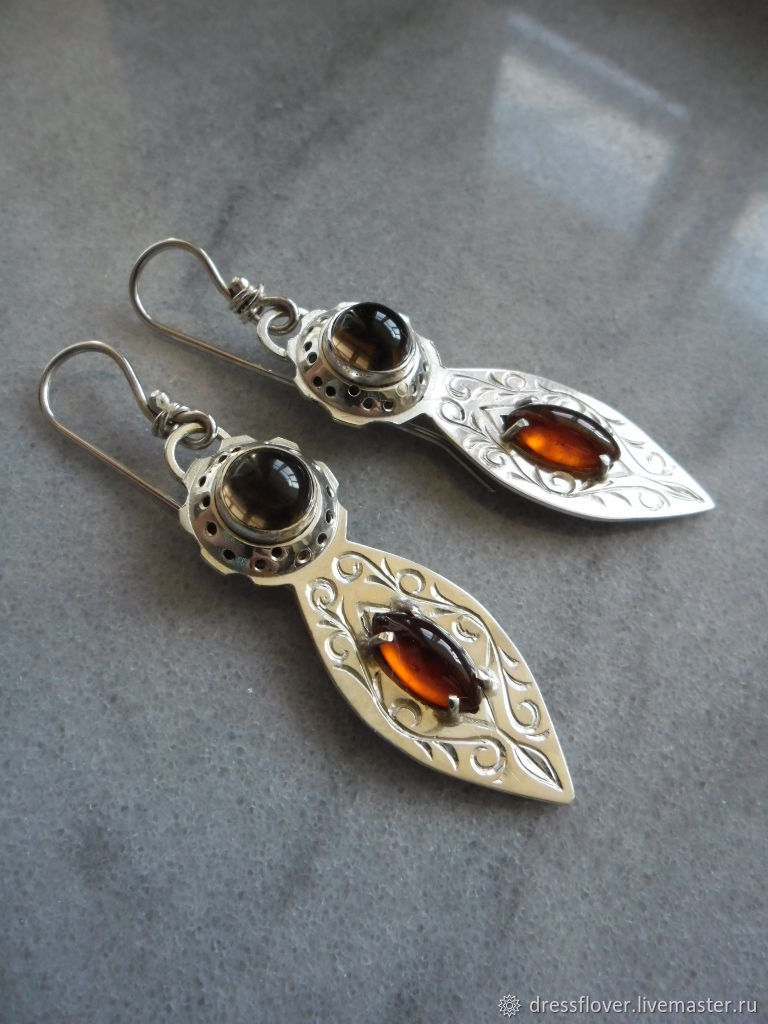 Romantic Silver Earring for Special Moments