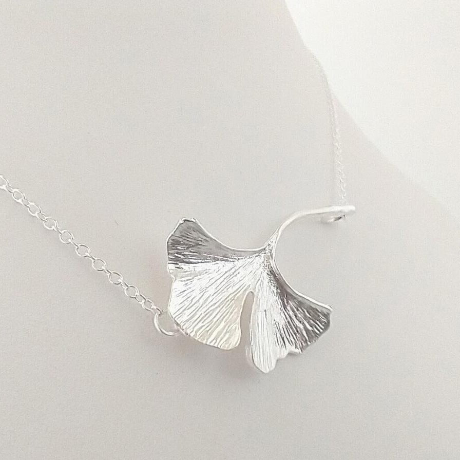 Romantic Necklace for Special Moments