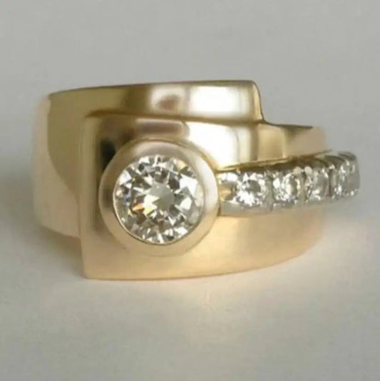 Classic Gold Ring with Timeless Appeal