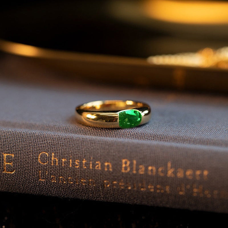Romantic Gold Ring for Special Moments