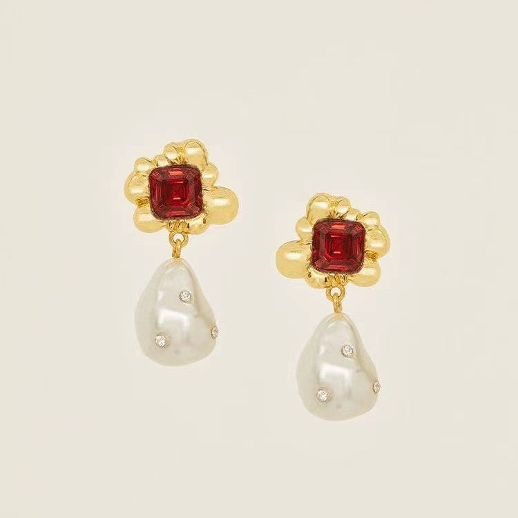Stunning Pearl Piece for Daily Wear