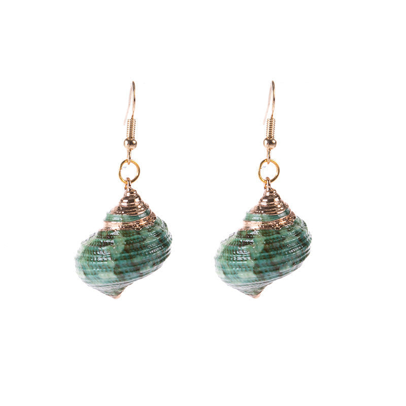 Classic Gold Earring with Timeless Appeal