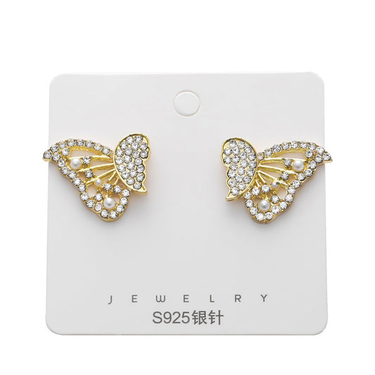 Charming Gold Earring for Any Occasion