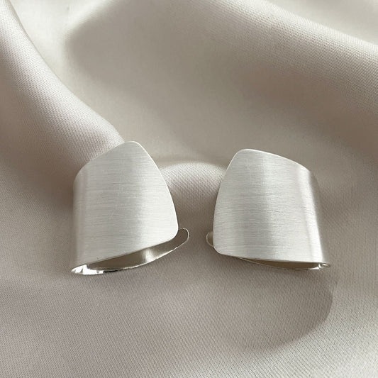 Elegant Silver Earring for Every Occasion