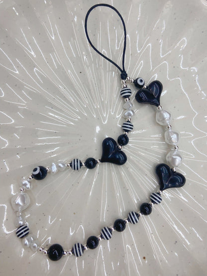 Classic Pearl Piece with Timeless Appeal