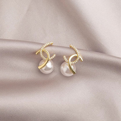 Charming Pearl Earring for Any Occasion