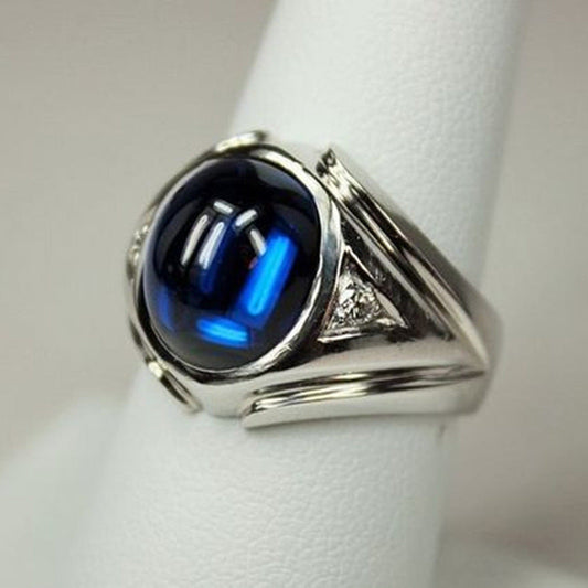 Classic Silver Ring with Timeless Appeal