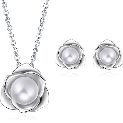 Beautiful Pearl Set with Unique Style