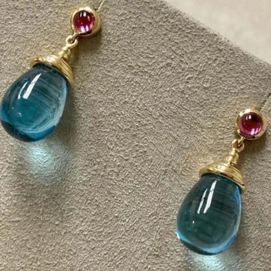 Classic Gold Earring with Timeless Appeal