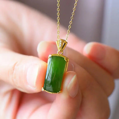 Beautiful Gold Necklace with Unique Style