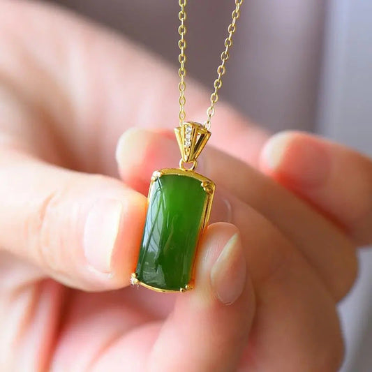 Beautiful Gold Necklace with Unique Style