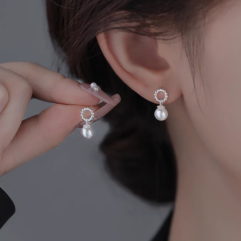Beautiful Pearl Earring with Unique Style