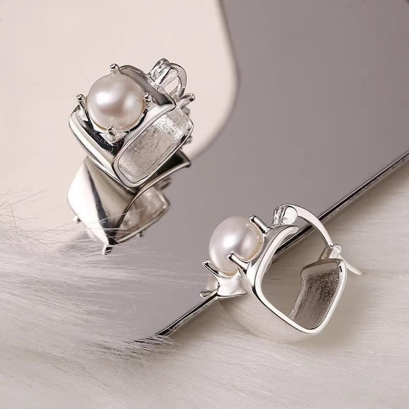 Romantic Pearl Earring for Special Moments