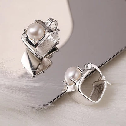 Romantic Pearl Earring for Special Moments