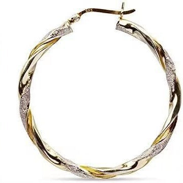 Charming Gold Earring for Any Occasion