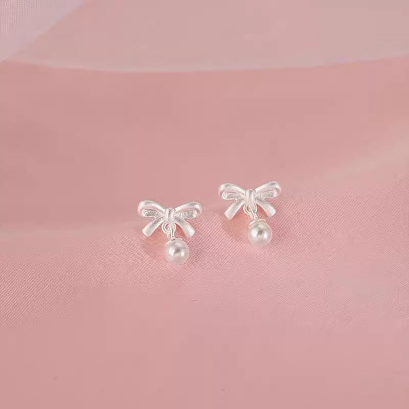 Stunning Pearl Earring for Daily Wear