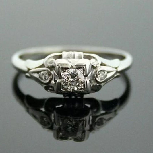 Classic Silver Ring with Timeless Appeal