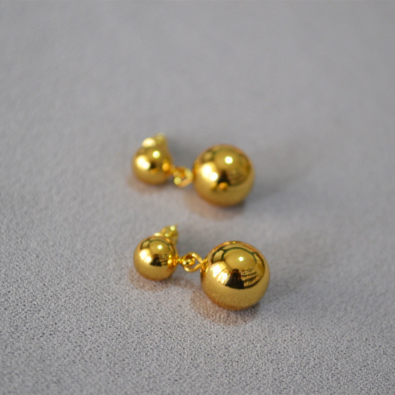 Beautiful Gold Earring with Unique Style
