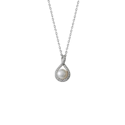 Beautiful Pearl Necklace with Unique Style