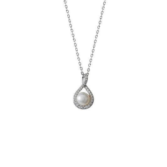 Beautiful Pearl Necklace with Unique Style