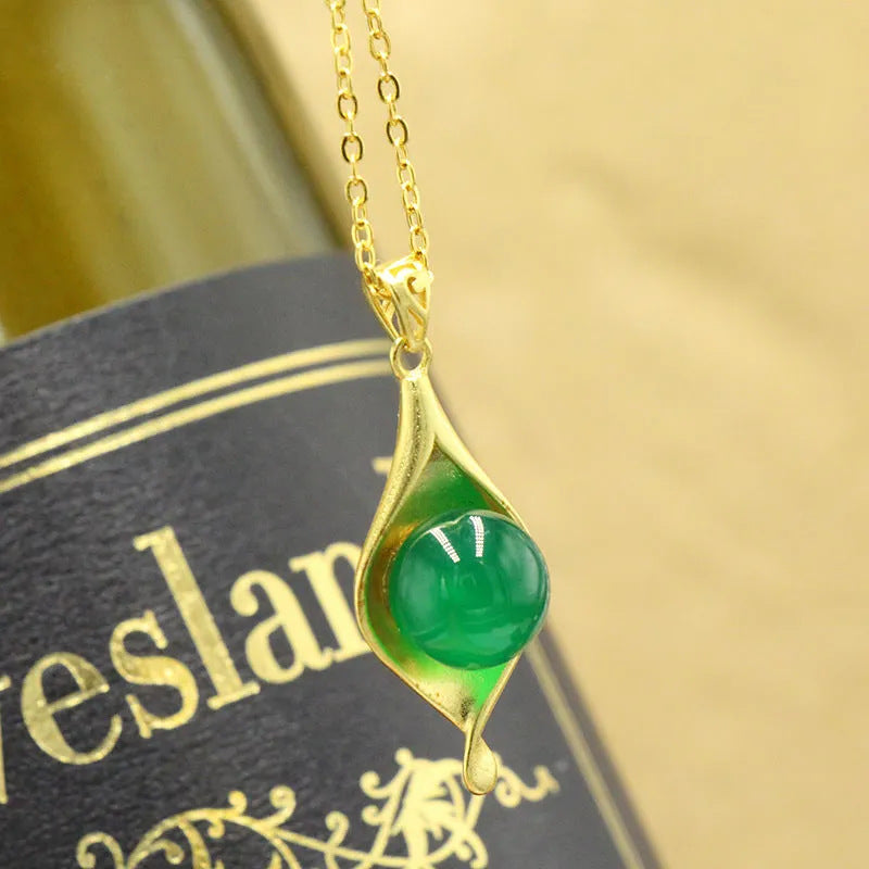 Beautiful Gold Necklace with Unique Style